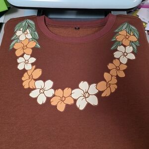 Puakenikeni Lei Crop Sweatshirt